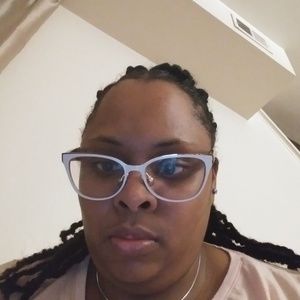 Meet your Posher, Latia